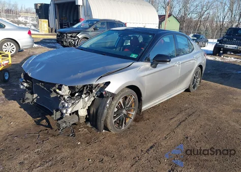 2019 Toyota Camry Xse z USA, uszkodzony, nr VIN 4T1B61HK8KU181729